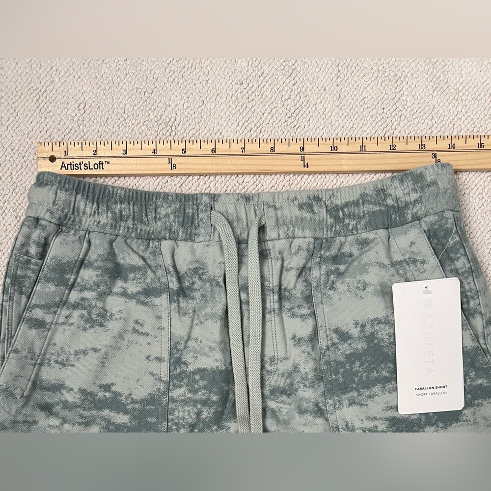 ATHLETA Farallon Short Fog Camo Coast Green Women’s Size: Small - Picture 11 of 16